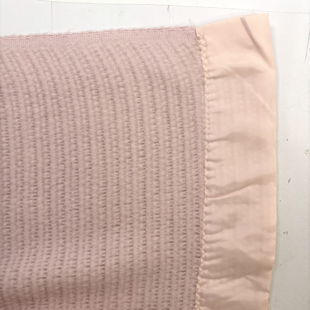 Vtg Baby Pink Thermal Waffle Knit Blanket Satin Trim Edge Full Queen 82x84 - Picture 4 of 8